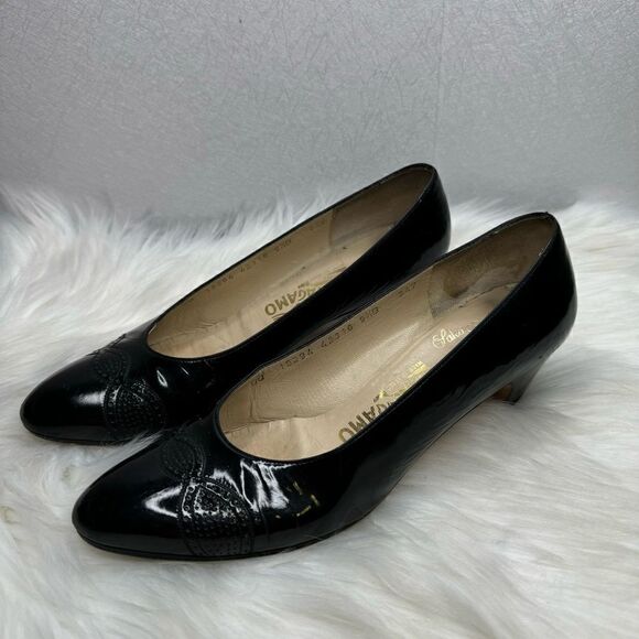 Salvatore Ferragamo Patent Leather Laser-cut Detail Pumps 9.5 - Picture 1 of 9